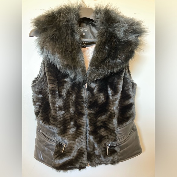 Guess Women’s Faux Fur Black zip Up Vest Size L Large - Picture 1 of 4